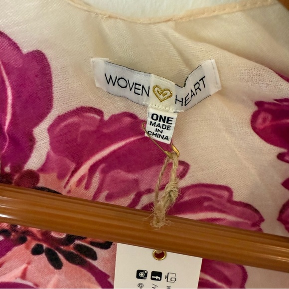 ✨ Woven Heart Floral Kimono – One Size ✨ - Picture 3 of 6